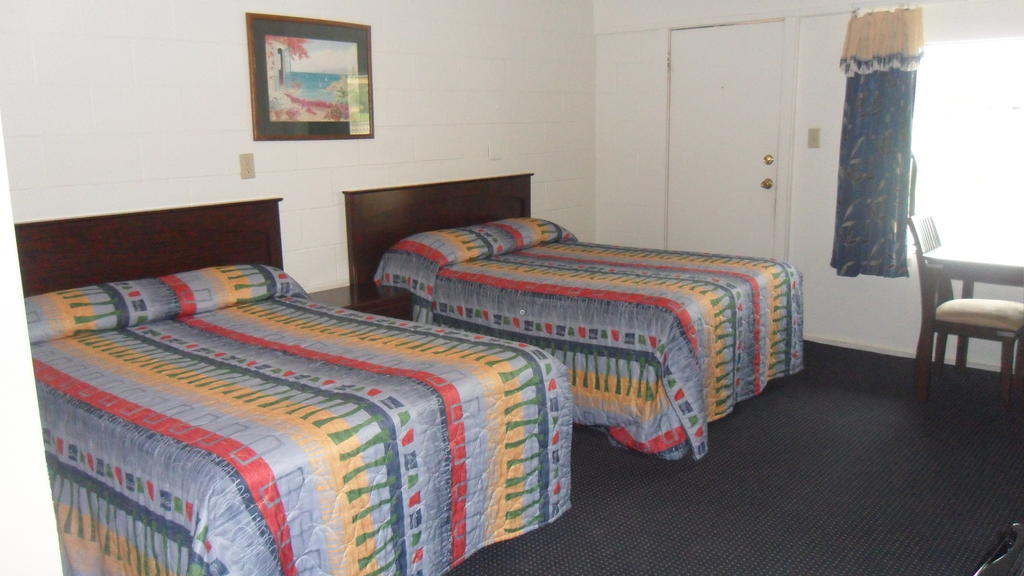 Deluxe Inn Palacios Room photo